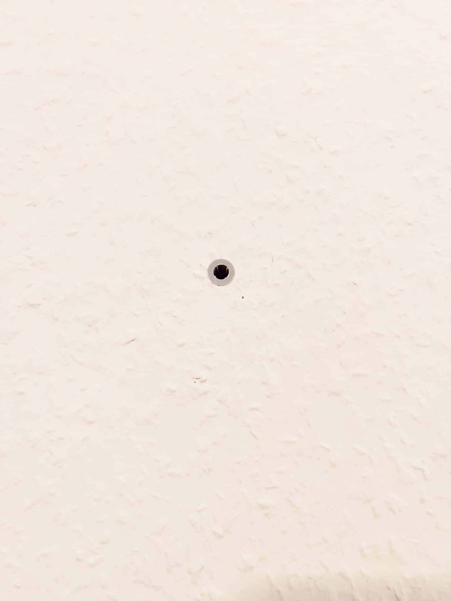 Dübel bündig in der Wand