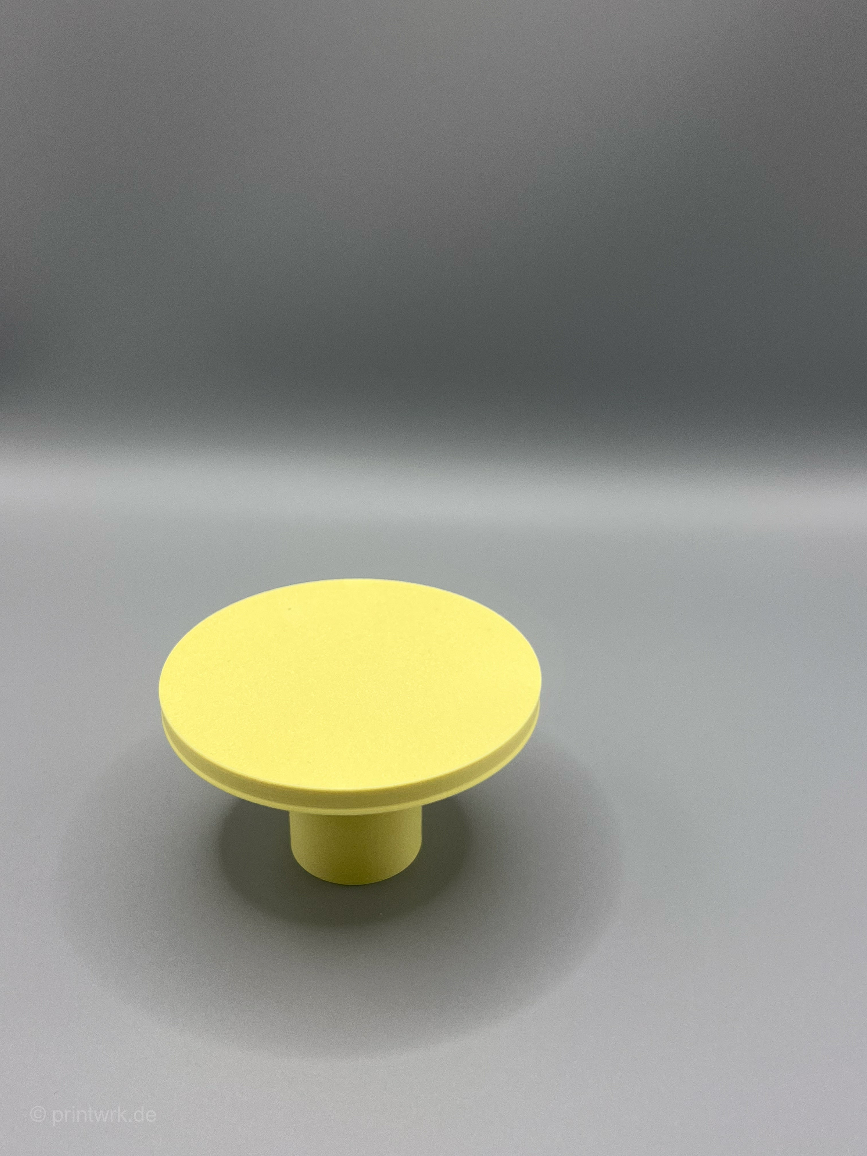 Runder 3D-gedruckter Wandhaken Classic in Almond Yellow (Ø 80 mm), modern und stabil